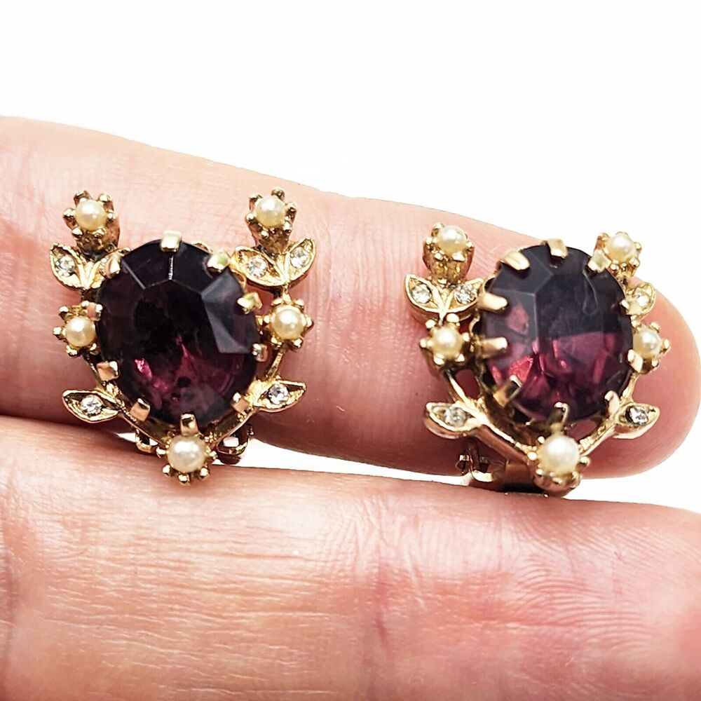 Vintage Laurel Purple Glass Clip On Earrings Gold Tone Wreath with Seed Pearls